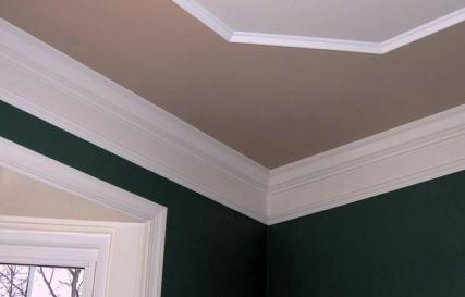 How to glue ceiling plinths in corners