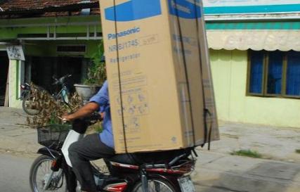 How to transport a refrigerator correctly?